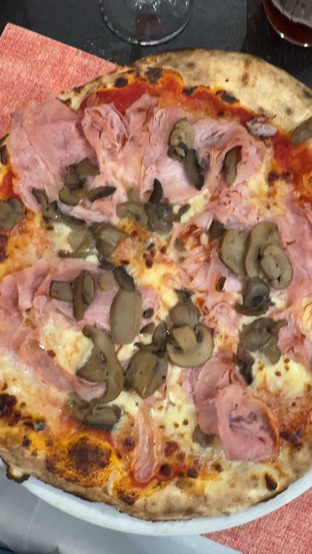 Pizzeria Colors