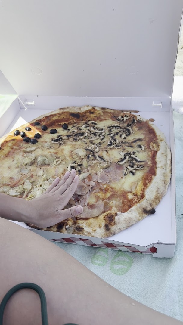 Pizzeria Da Carlo Budoni - Pizze con Consegna a Domicilio