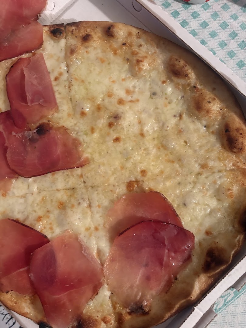 Pizzeria Da Gino Di Gregorio Giustina