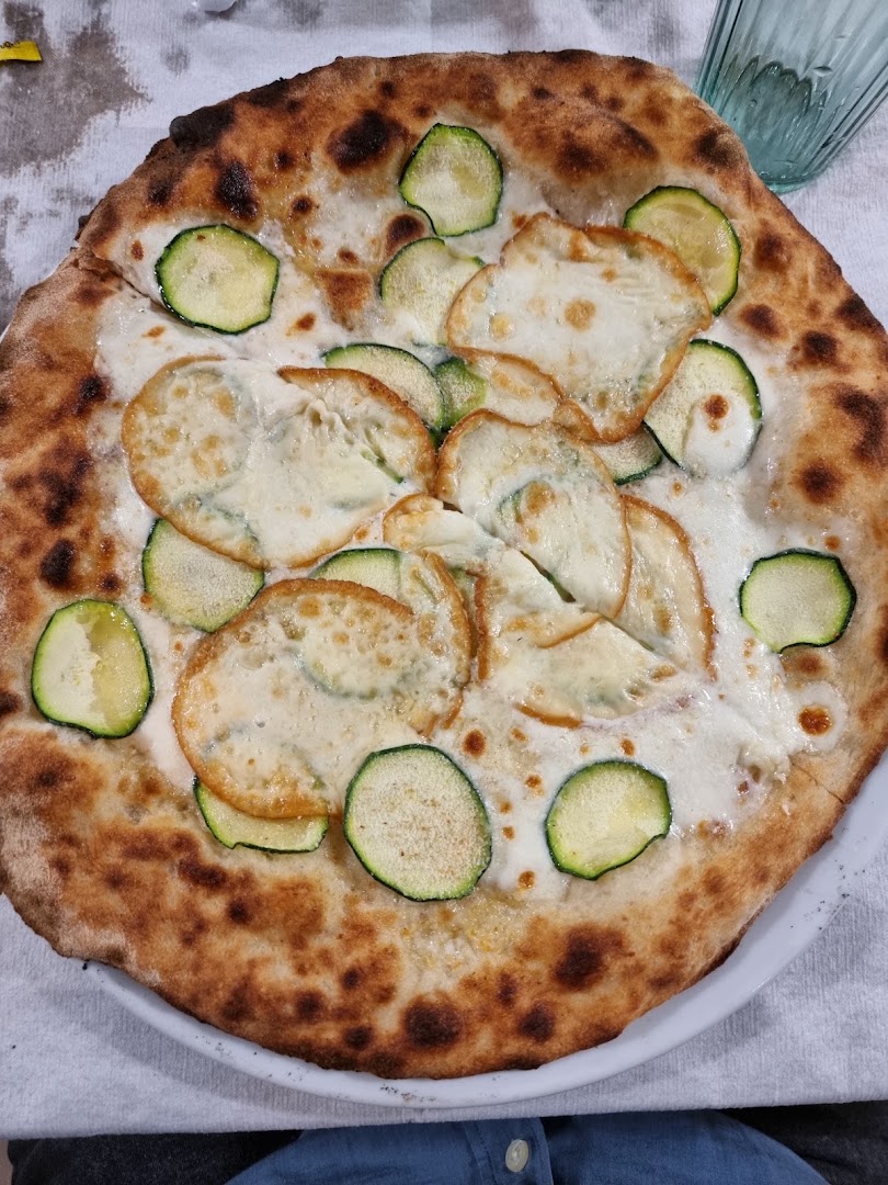 Pizzeria e Antipasteria L' Angoletto