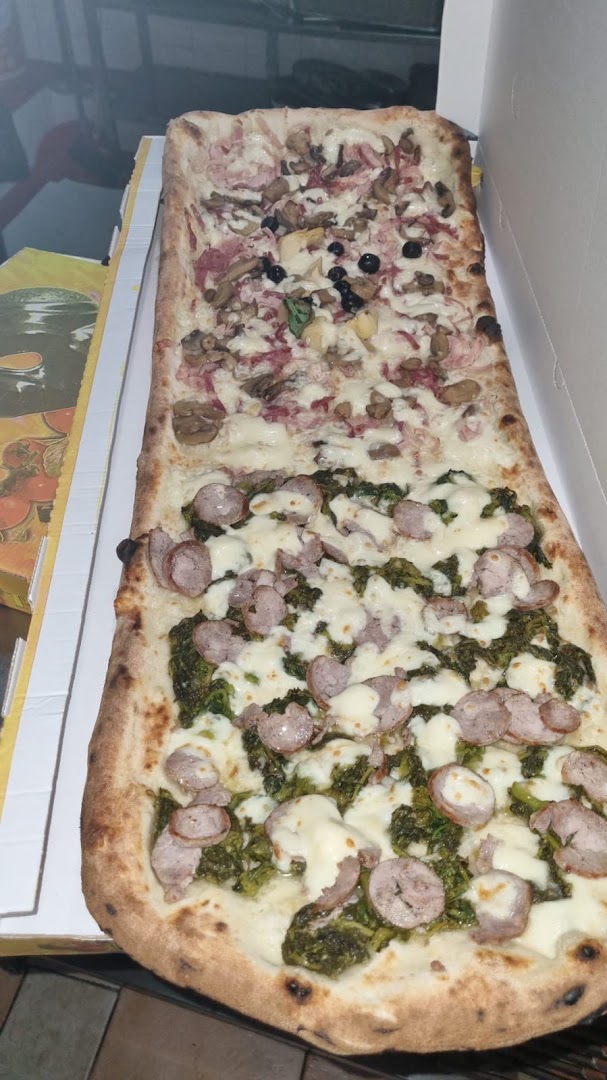 Pizzeria (e'guagliun), Napoli