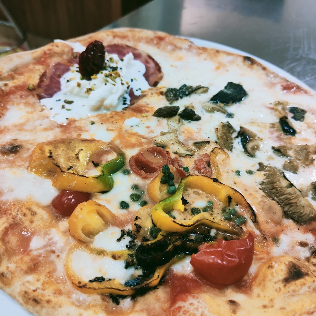 Pizzeria Enzo e Ciro 2 - forno a legna e tavoli