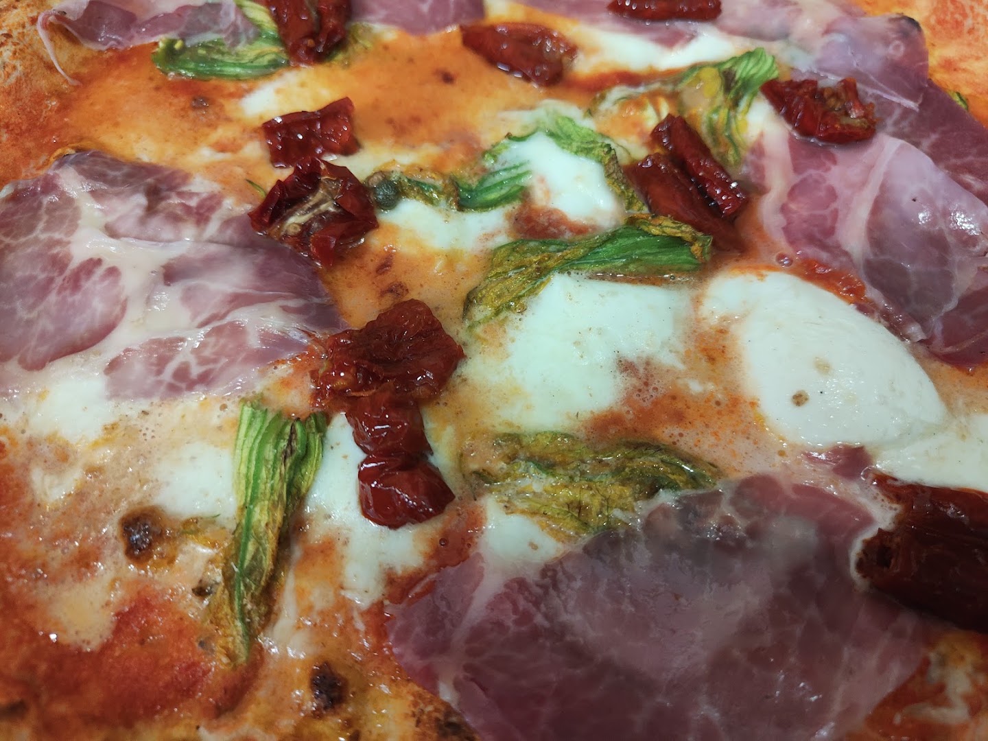 Pizzeria Enzo e Ciro 2 - forno a legna e tavoli
