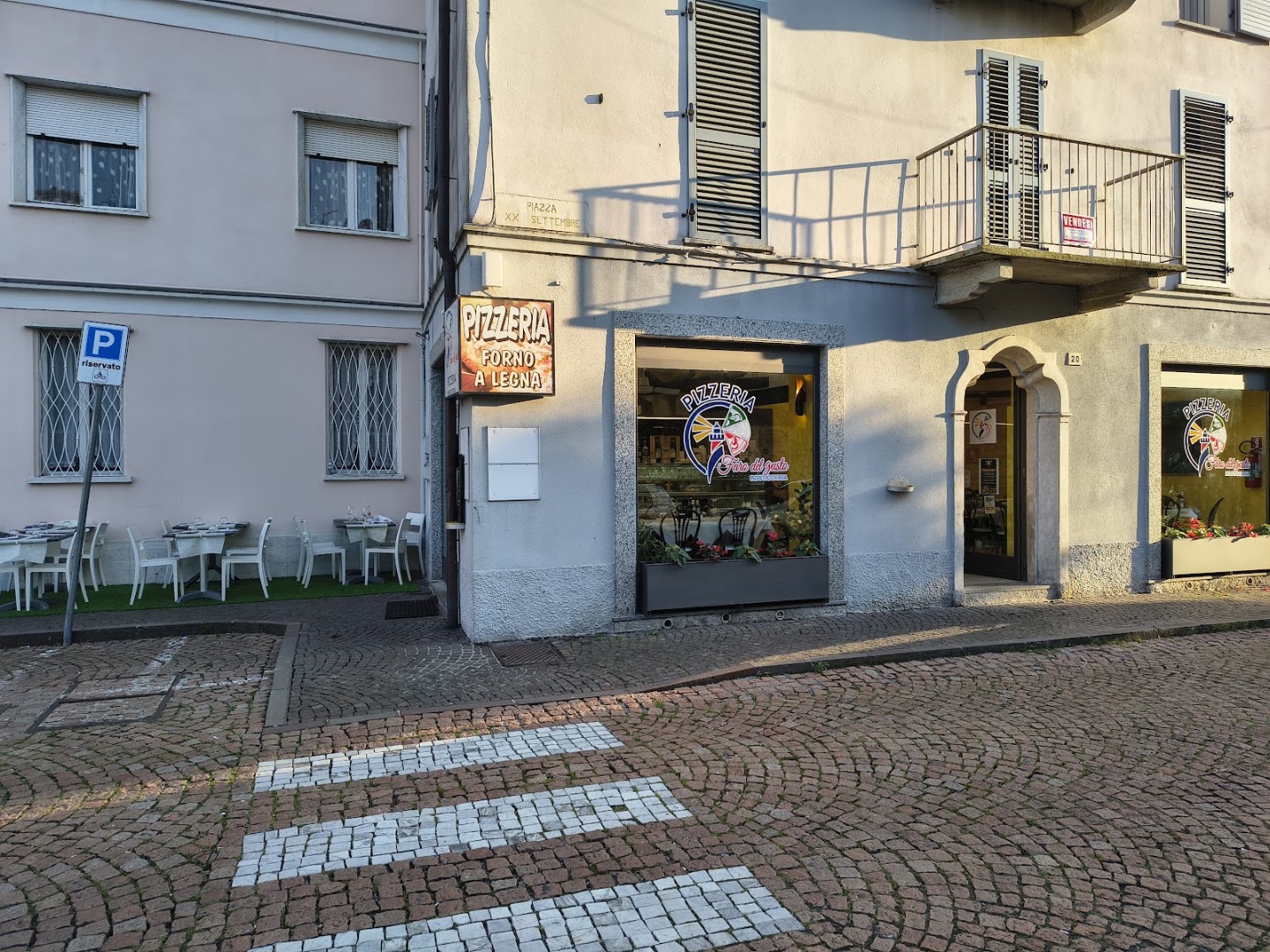 Pizzeria "Faro del Gusto"