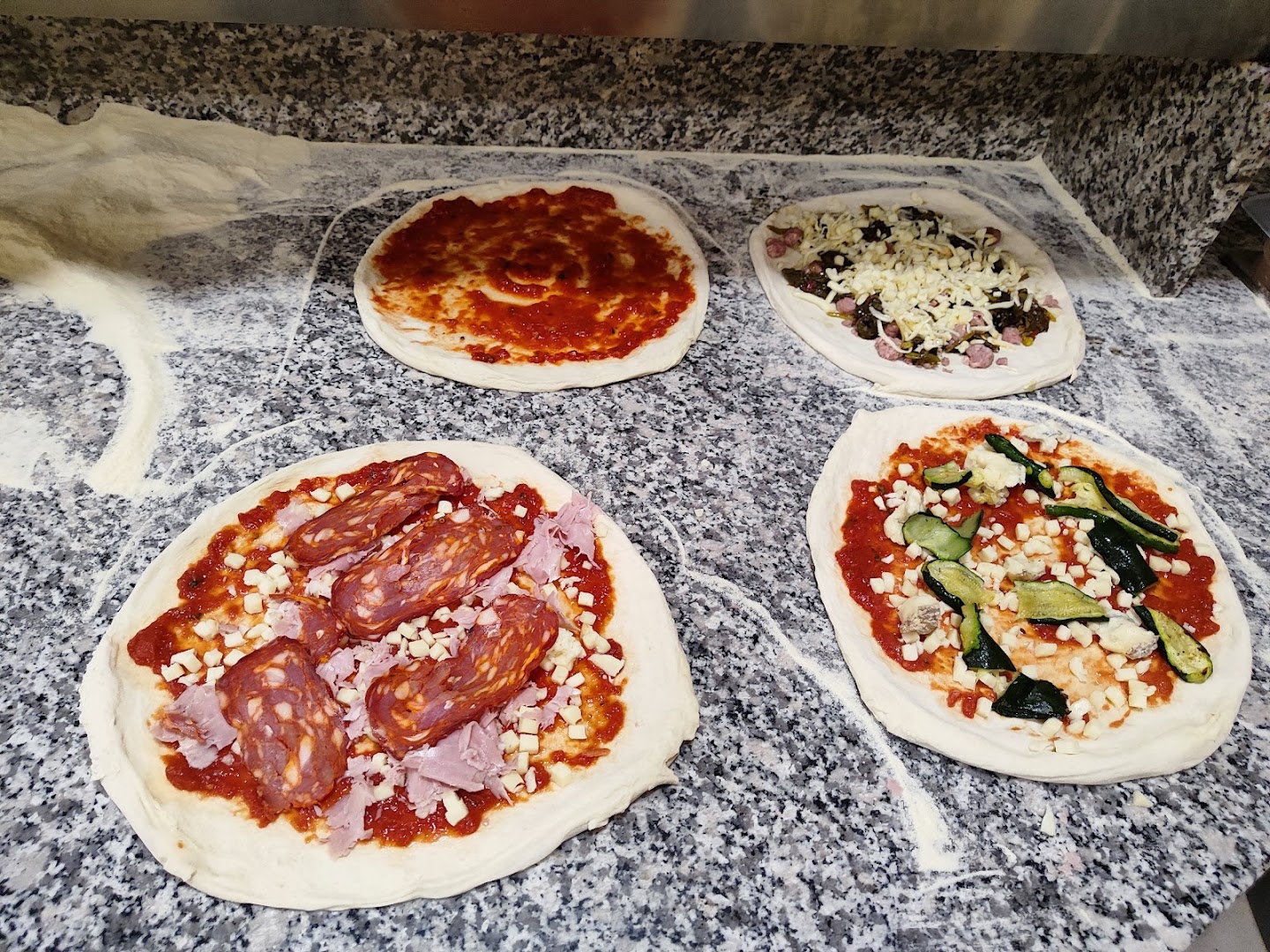 Pizzeria "Faro del Gusto"