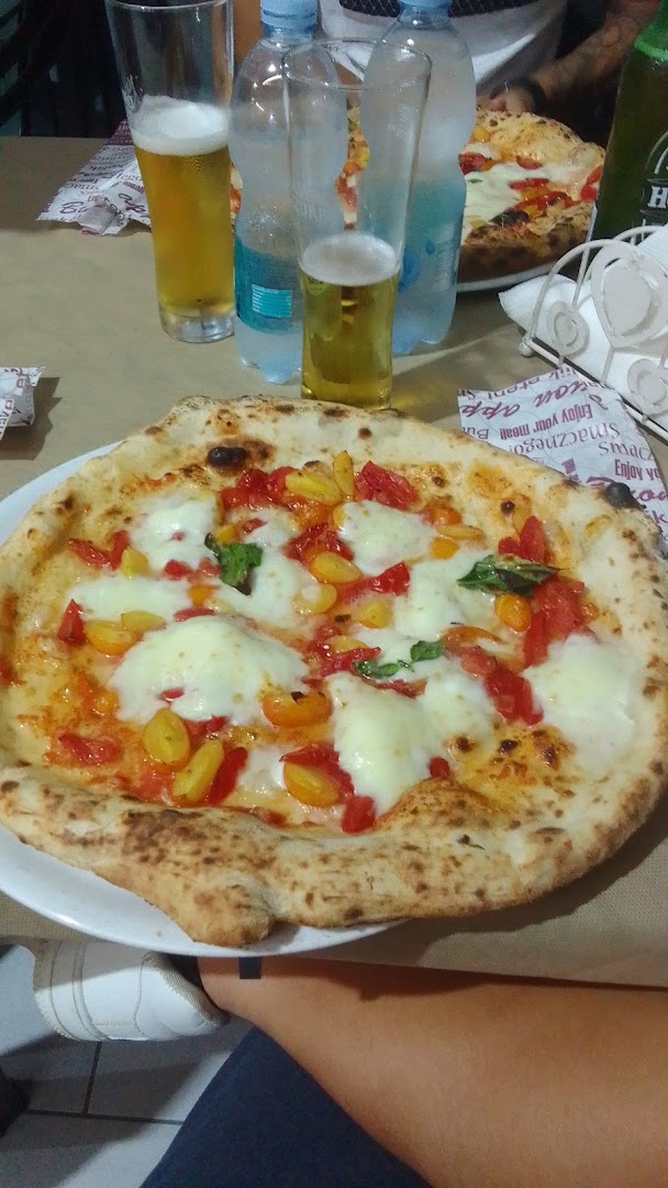 Pizzeria friggitoria bella napoli via ripuaria. 199