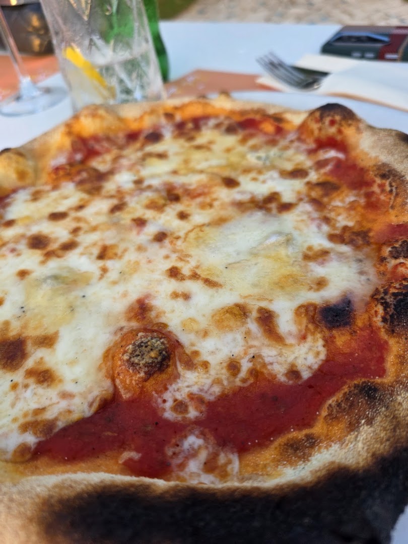 Pizzeria gelateria Stracciatempo