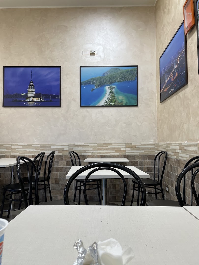 Pizzeria Kebabo d'asporto, Milano