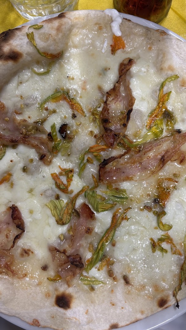 Pizzeria La Briciola Beach