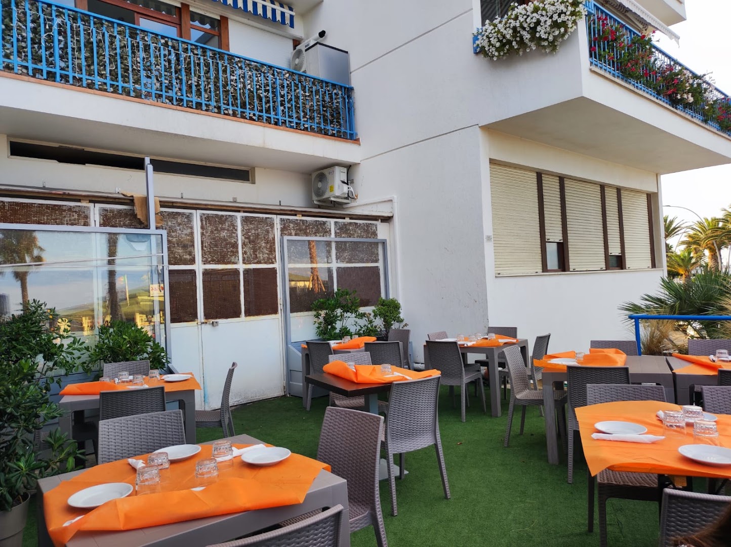 Pizzeria La Briciola Beach