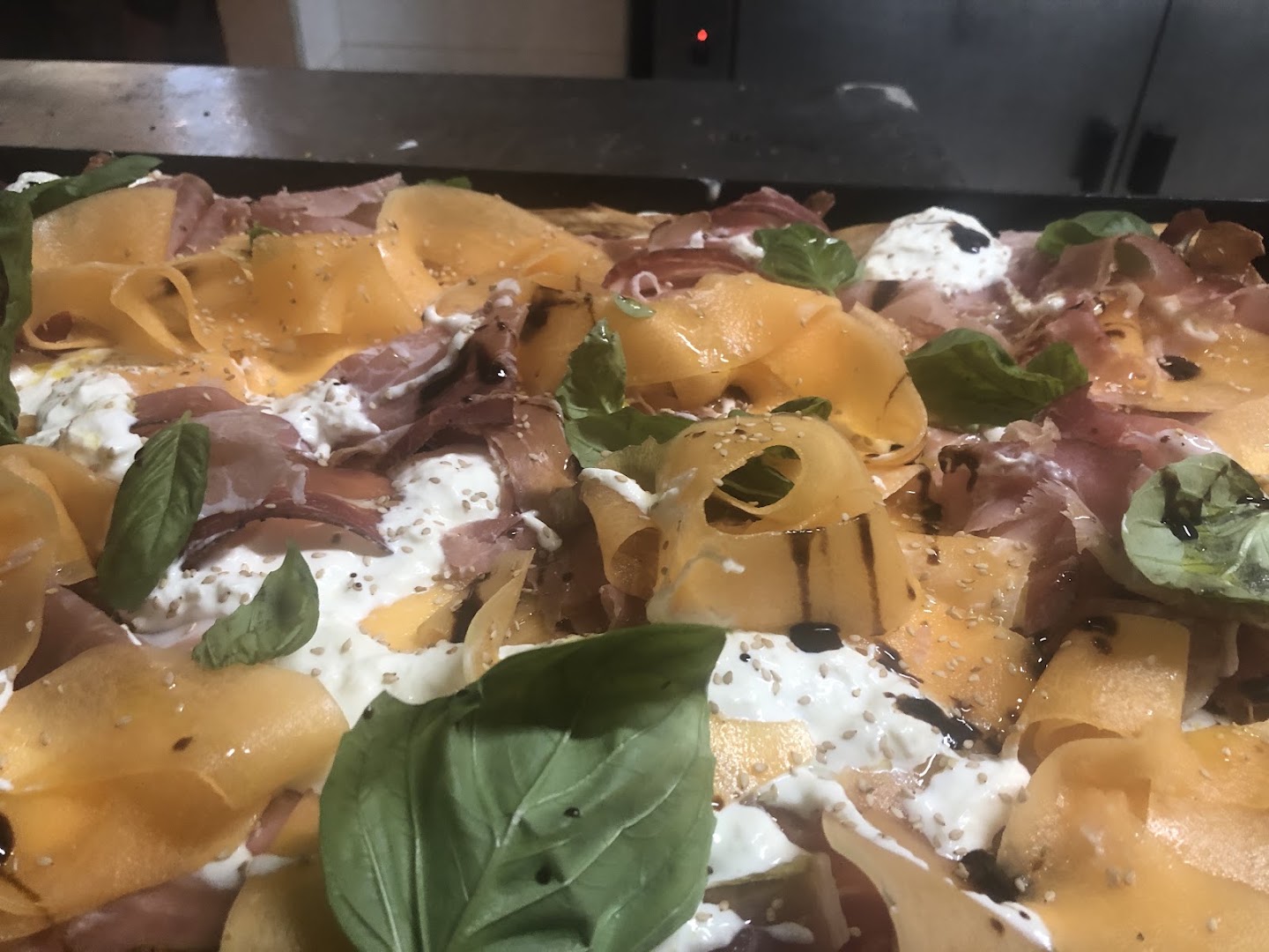 Pizzeria La Capricciosa Pizza al Taglio e da Asporto, Cecina