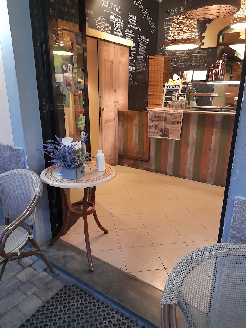 Pizzeria La Casaccia, Caprona
