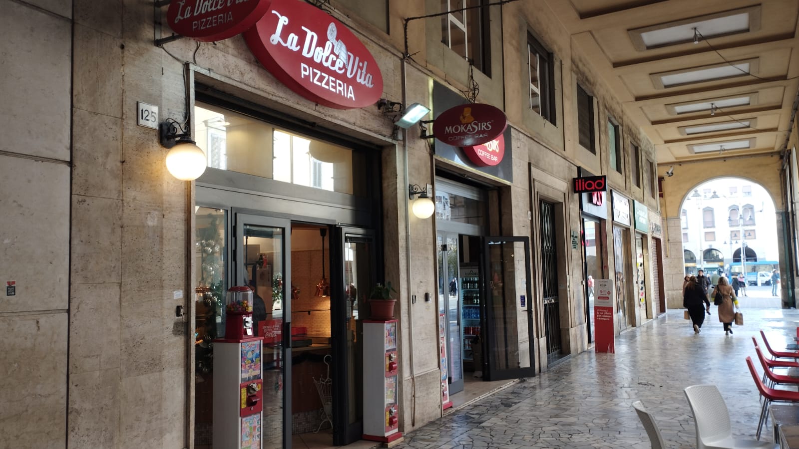 Pizzeria "La Dolce Vita"
