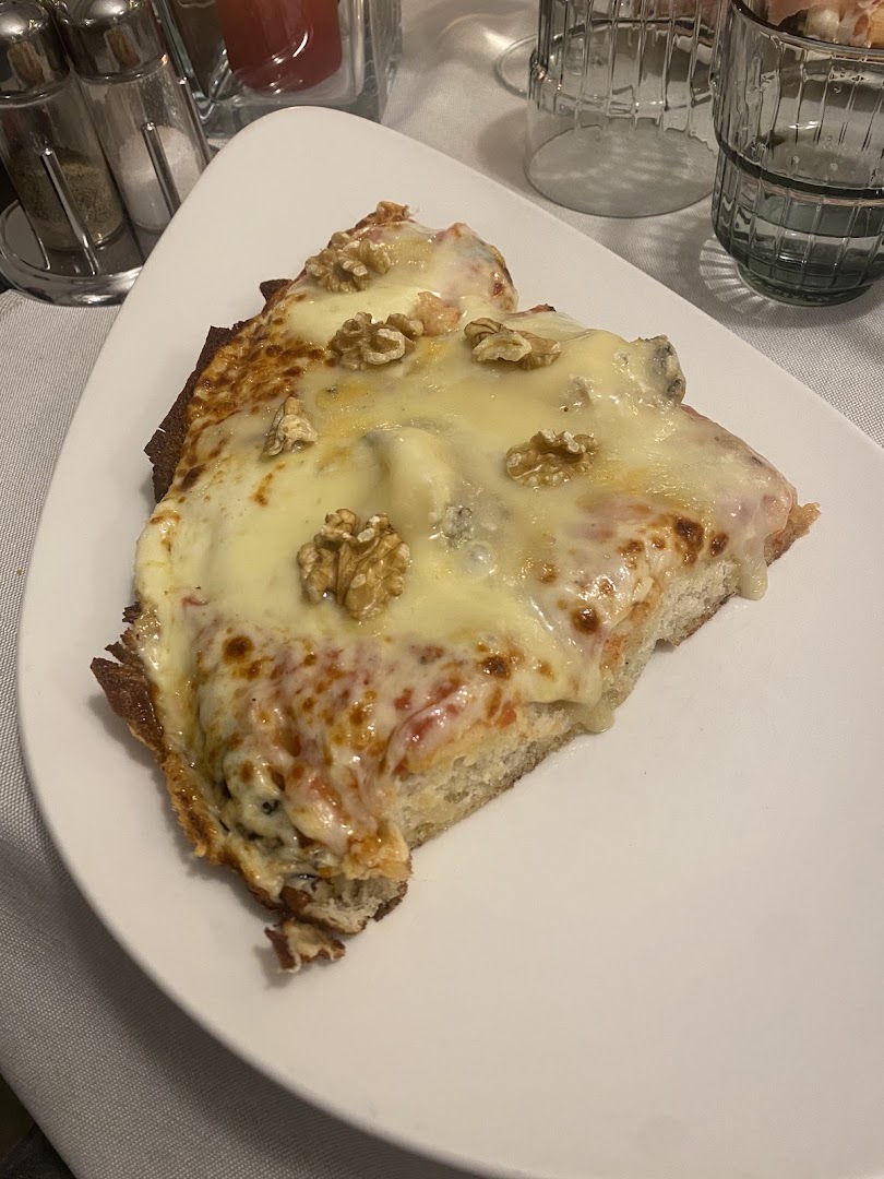 Pizzeria "La Favola" di Zanetti Rosa e Serravalle Mauro