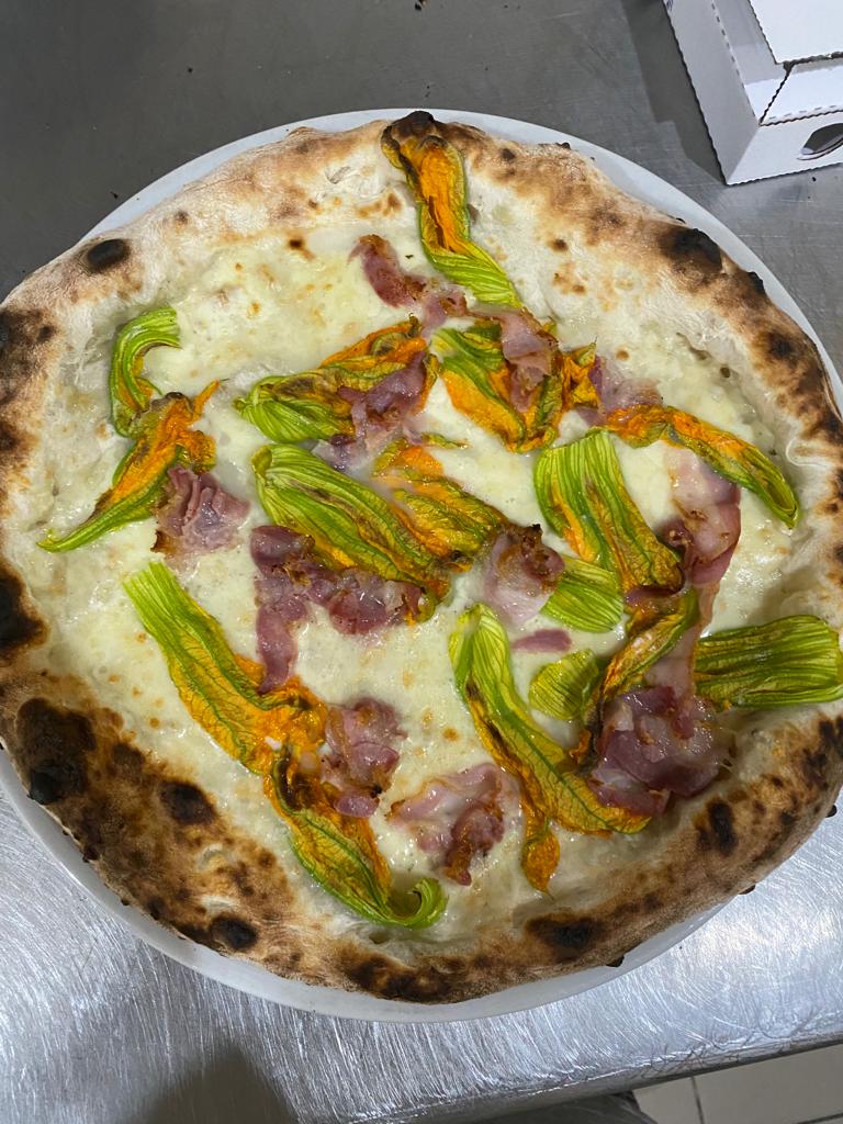Pizzeria La Ruota 1950 " A' Ciccella"