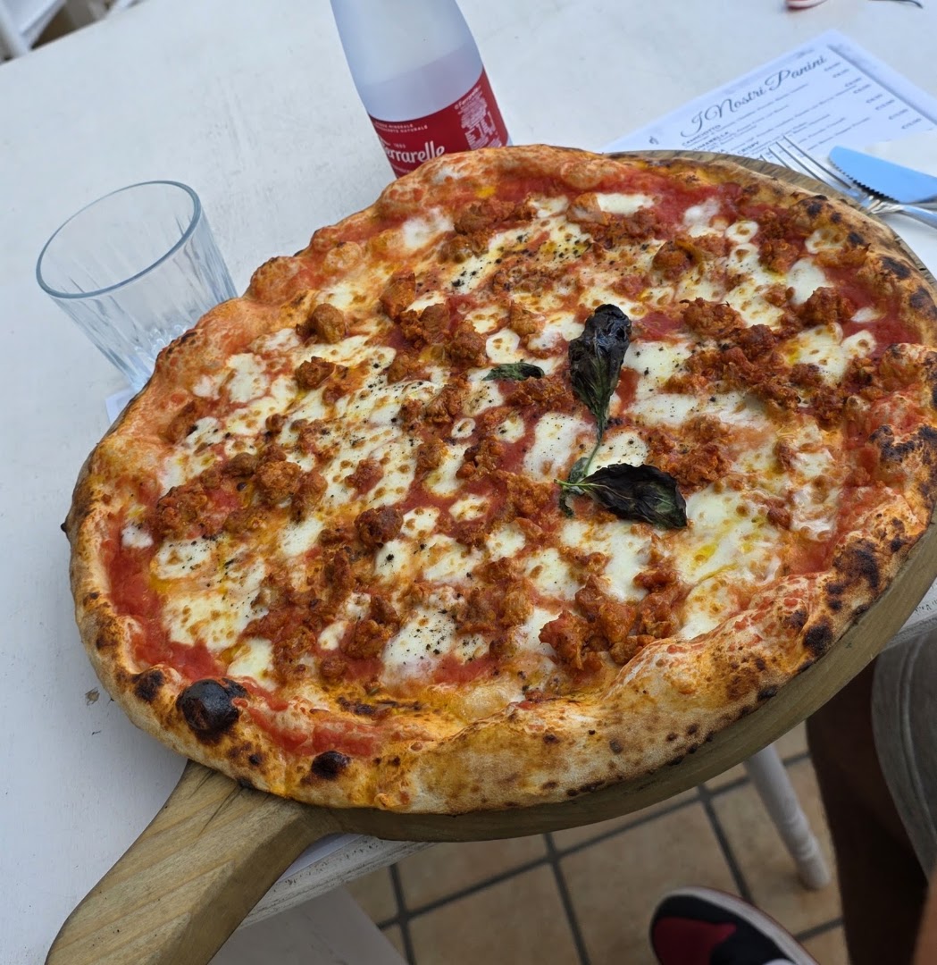 PIZZERIA LEONE GENNARO (LOC.FIUMARELLA)