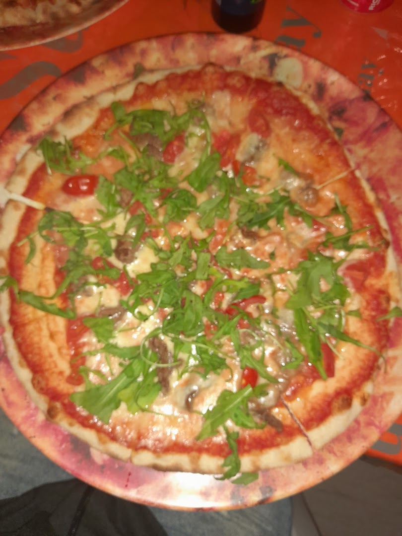 Pizzeria Mezzaluna Di Nurchis Bruno
