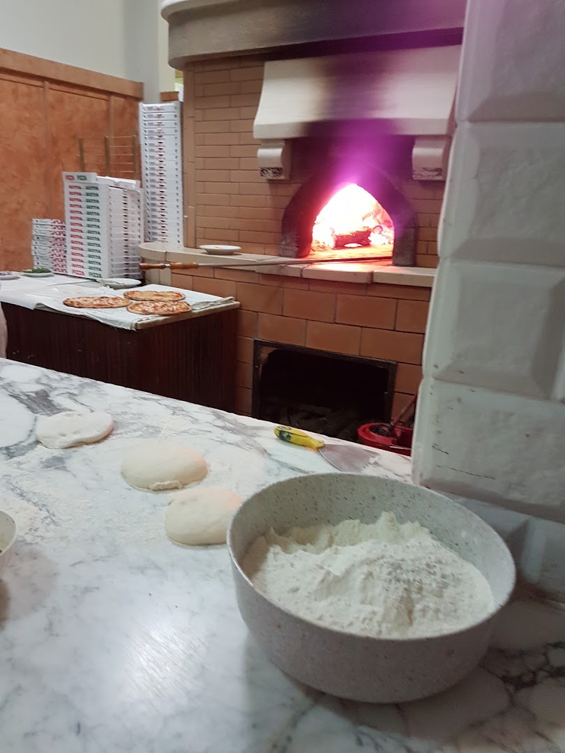 Pizzeria Minerba, Aradeo