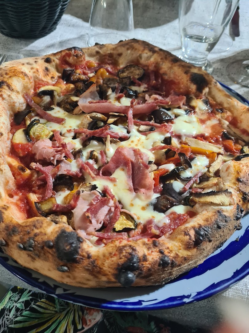 Pizzeria napoletana by sciuscià