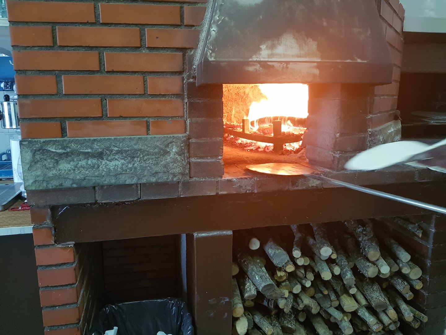 Pizzeria "Nicola"