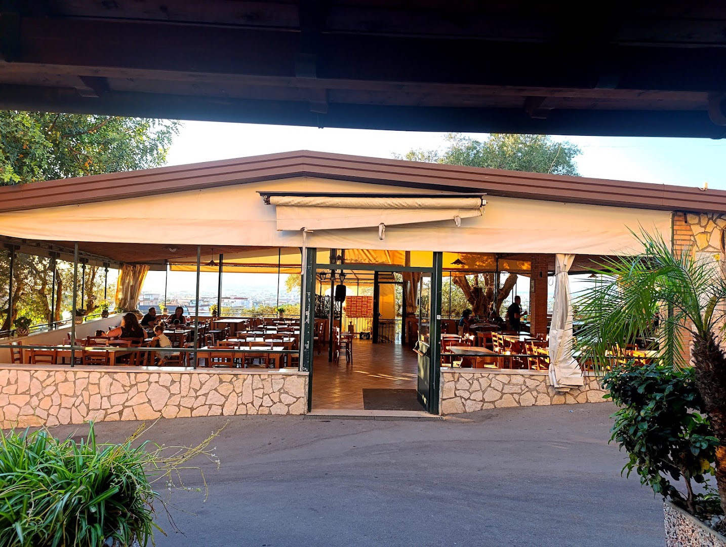 Pizzeria O' Zi Aniello, Lettere