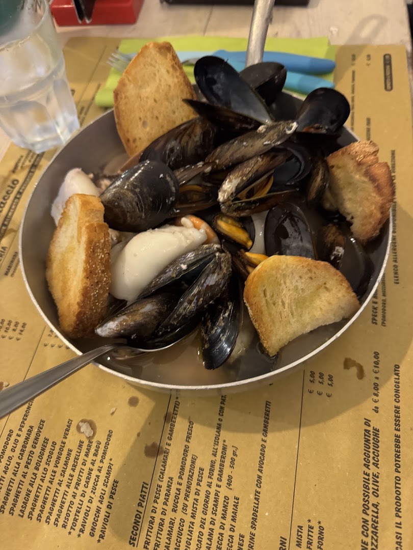 Pizzeria osteria il Rosolaccio food & music