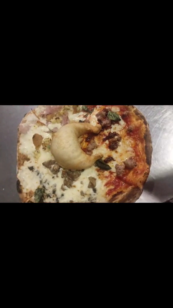 Pizzeria,Paninoteca La Leggenda