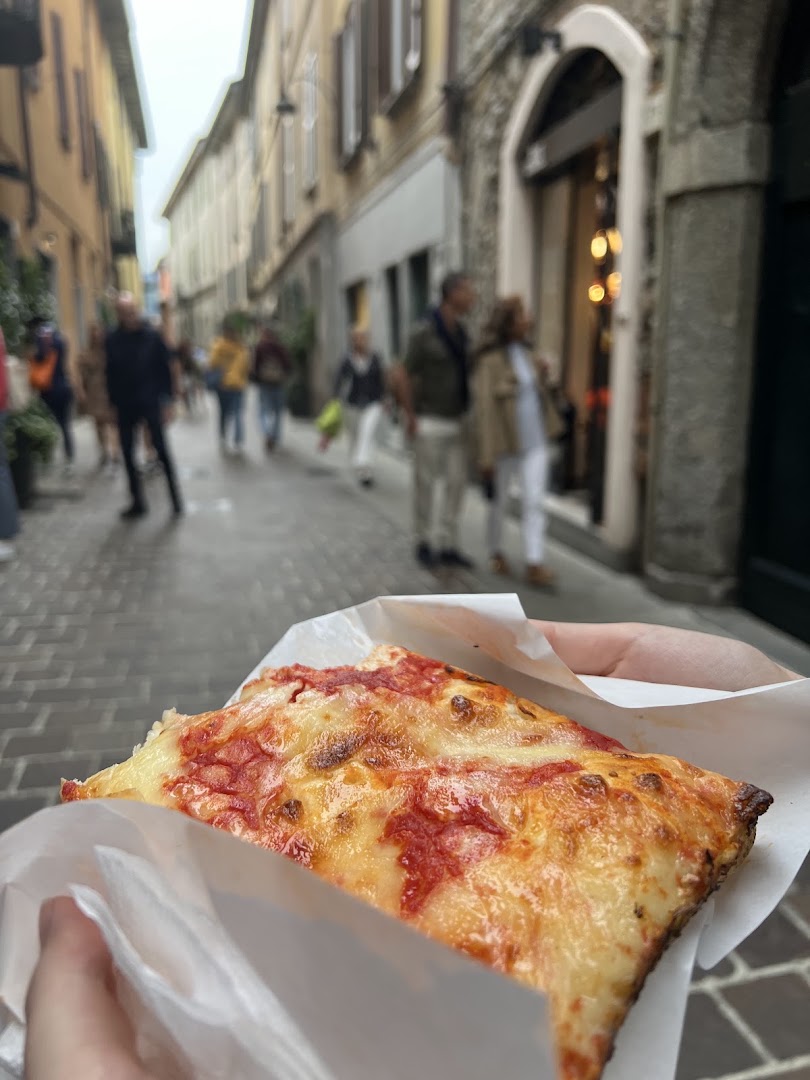 Pizzeria Peach Pit