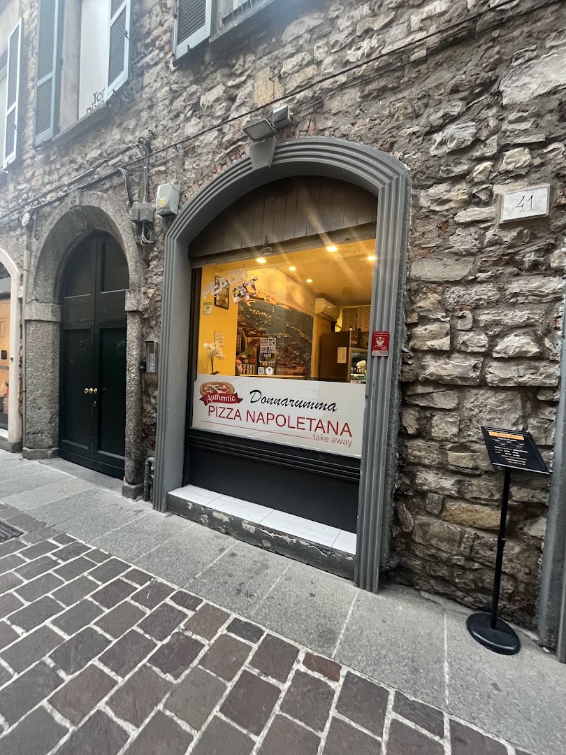 Pizzeria Peach Pit