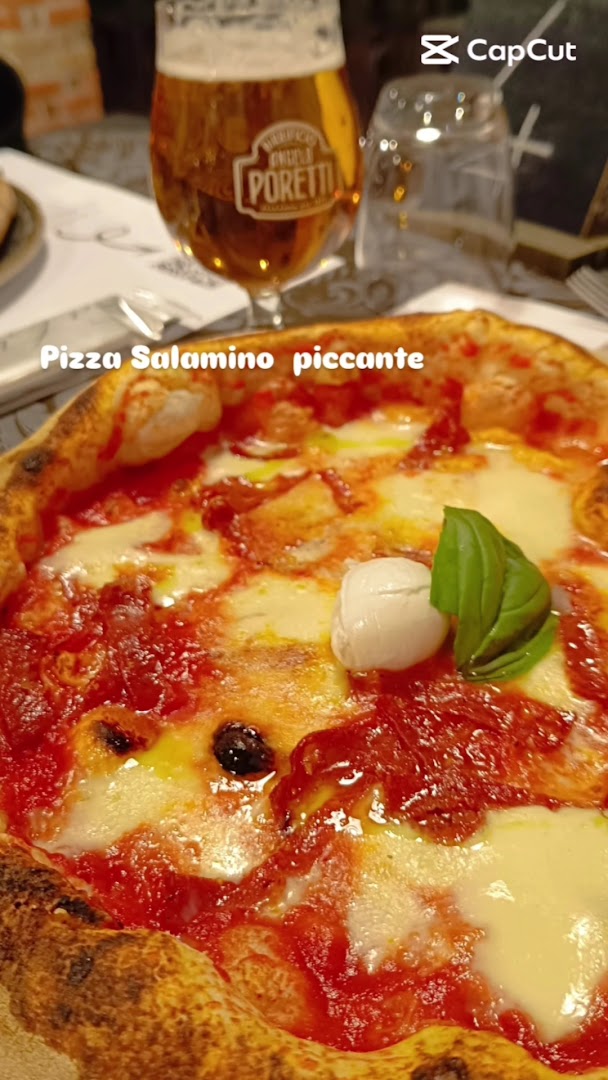 Pizzeria Pharina Food & Drink