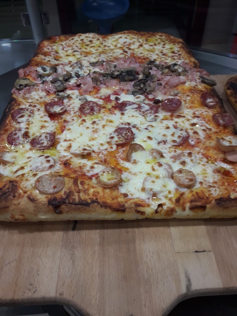 Pizzeria Planet Pizza