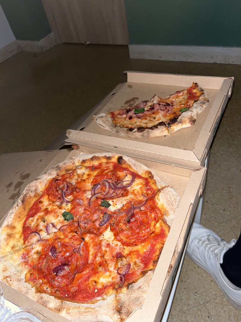 Pizzeria Polleria via Roma