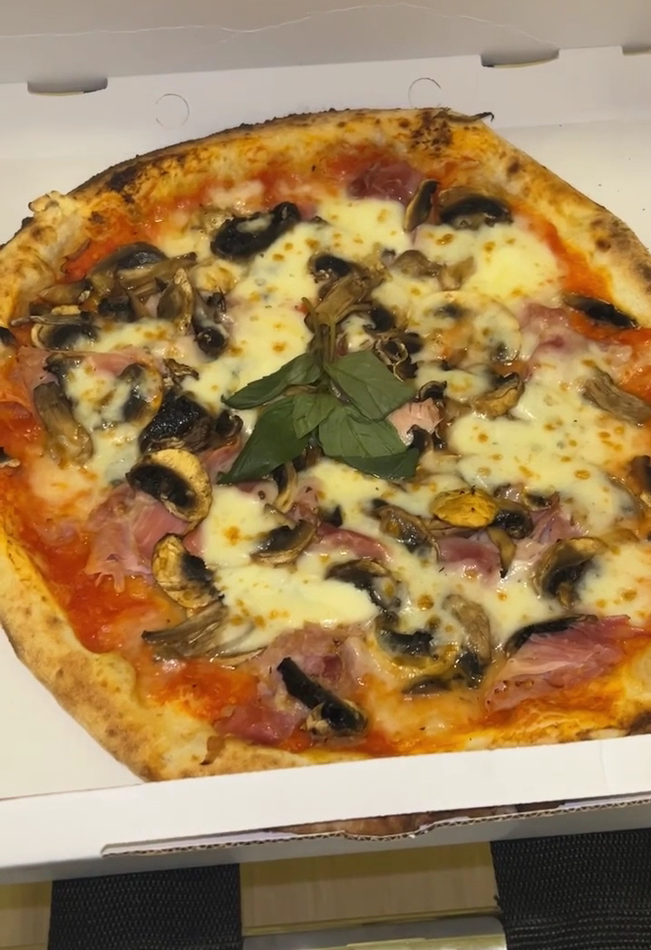 PIZZERIA PQRTAMI VIA