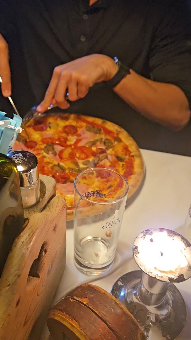 Pizzeria Ristorante Helmhotel