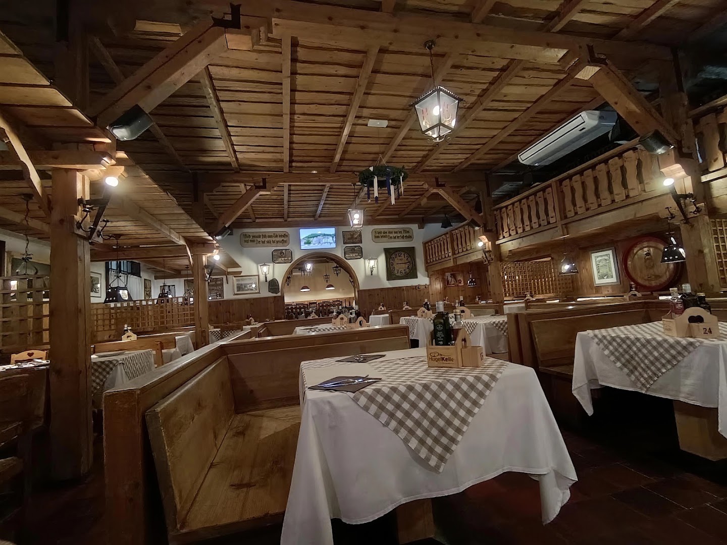 Pizzeria Ristorante Hügel Keller