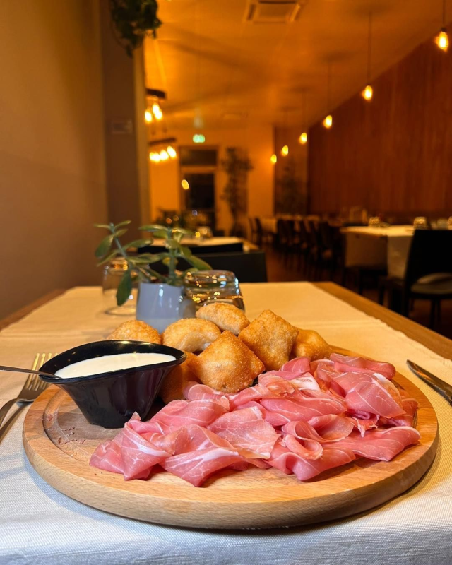Pizzeria Ristorante La Fucina