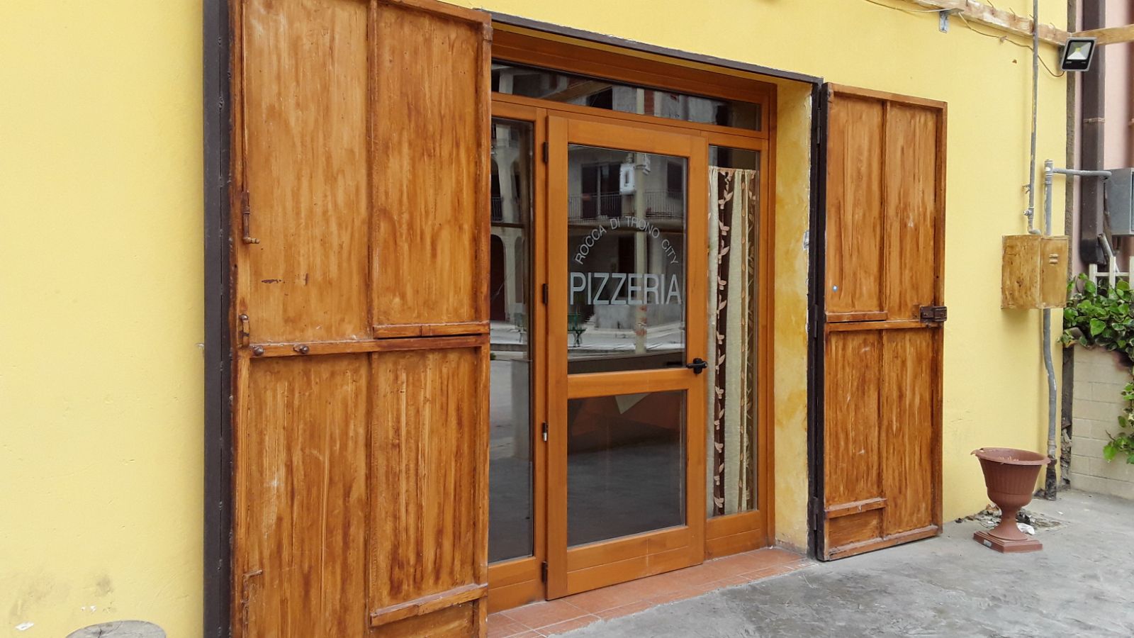 Pizzeria Ristorante Rocca di Trono City
