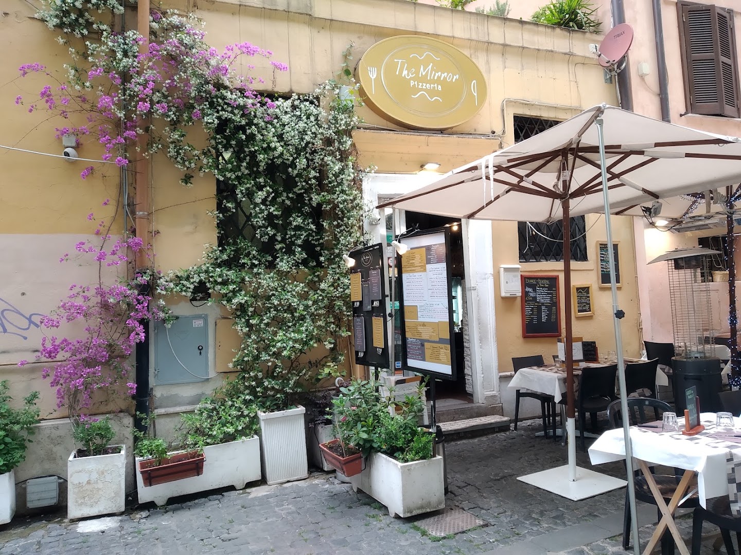 Pizzeria Ristorante The Mirror is now called Sonnino