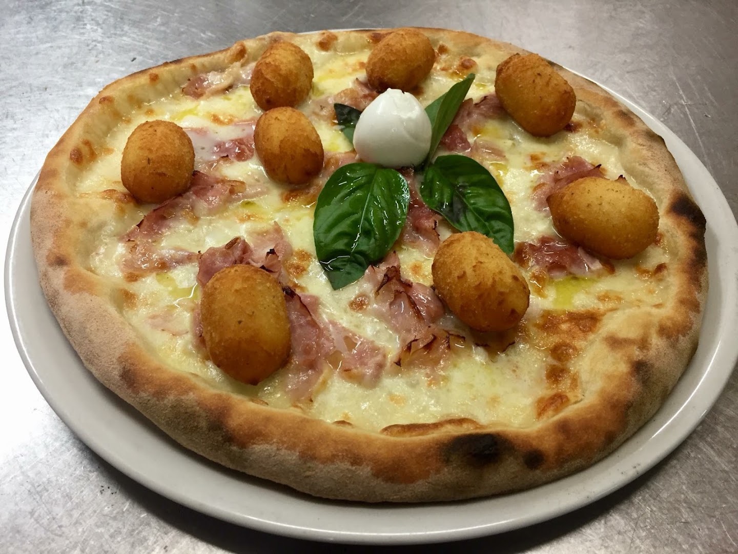 Pizzeria- Rosticceria - paninoteca “L’incanto” Pizza Al Taglio Servizio a domicilio per il menù clicca su “sito web”