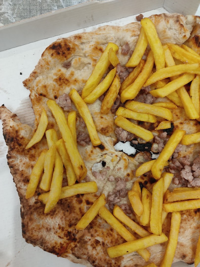 Pizzeria Sant'Anna Street