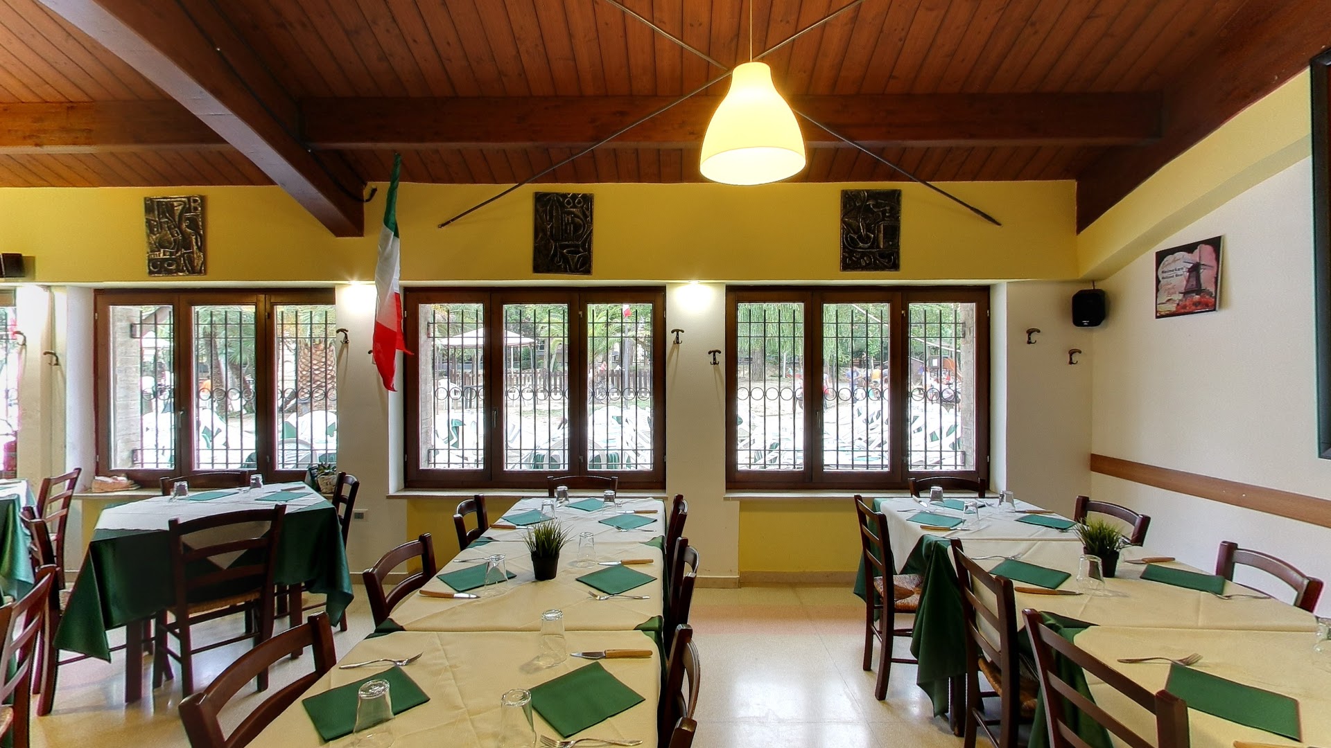 Pizzeria "SCUDERIA"