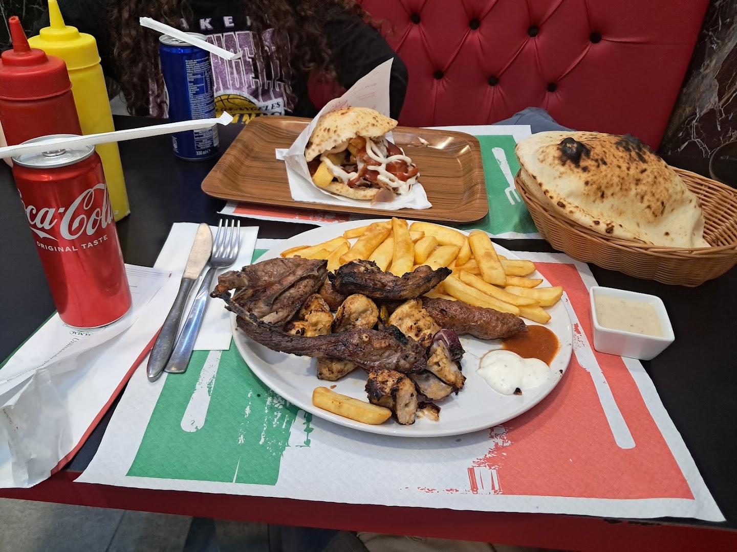 Pizzeria. Senza. Cipolla