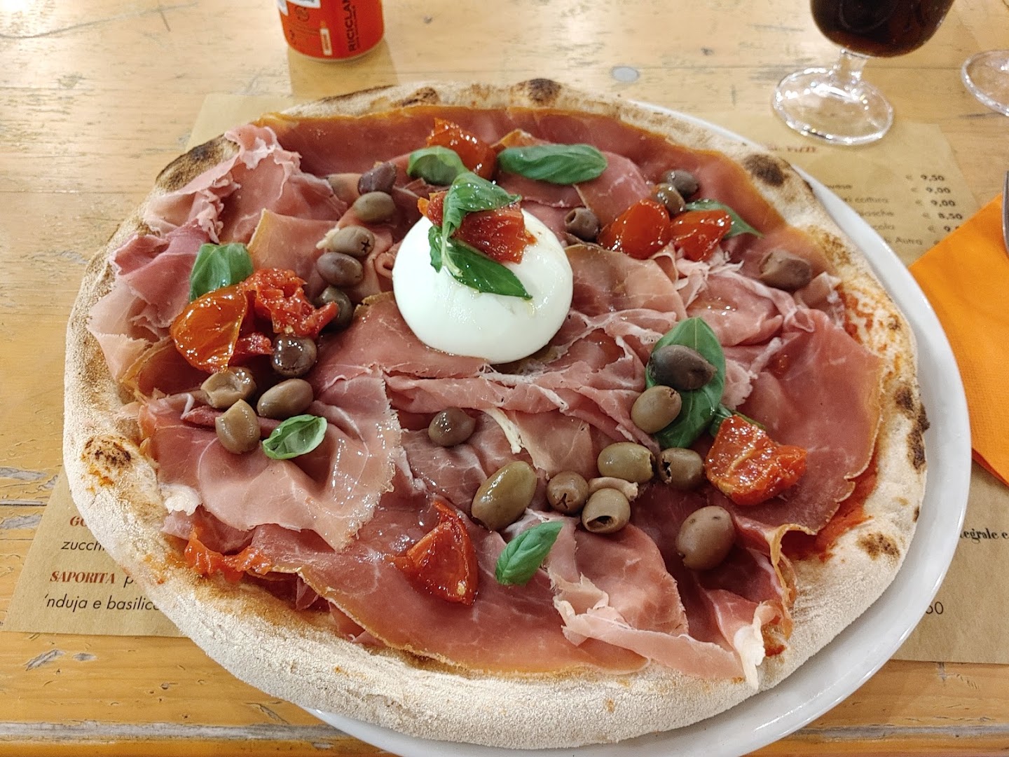 Pizzeria Senza Tante Musse, Casella
