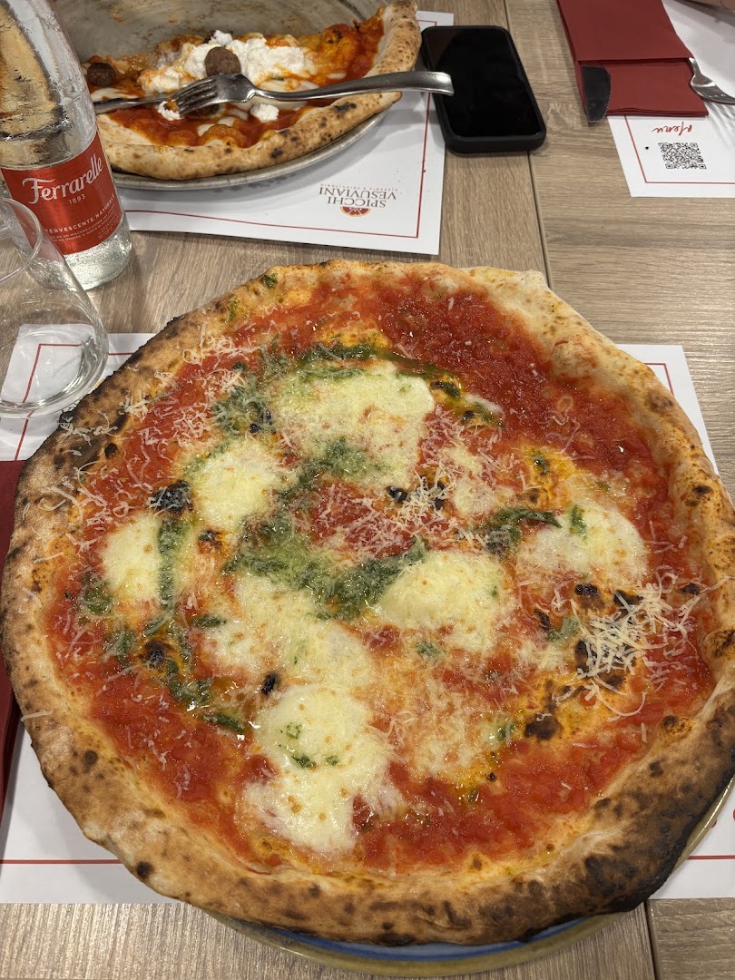 Pizzeria Spicchi Vesuviani