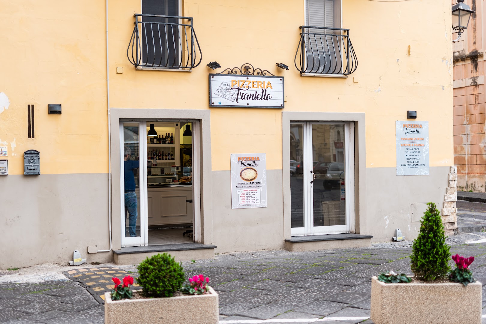 Pizzeria Traniello - Pizza al taglio e tiella di Gaeta
