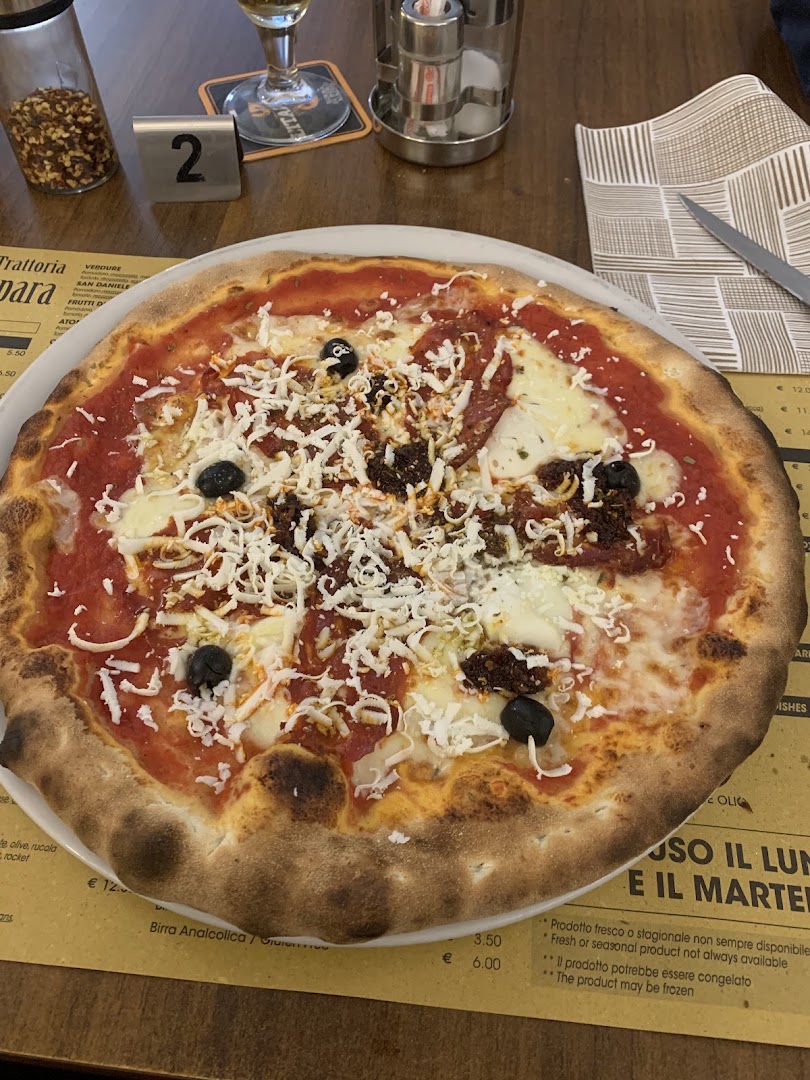Pizzeria Trattoria La Lampara.