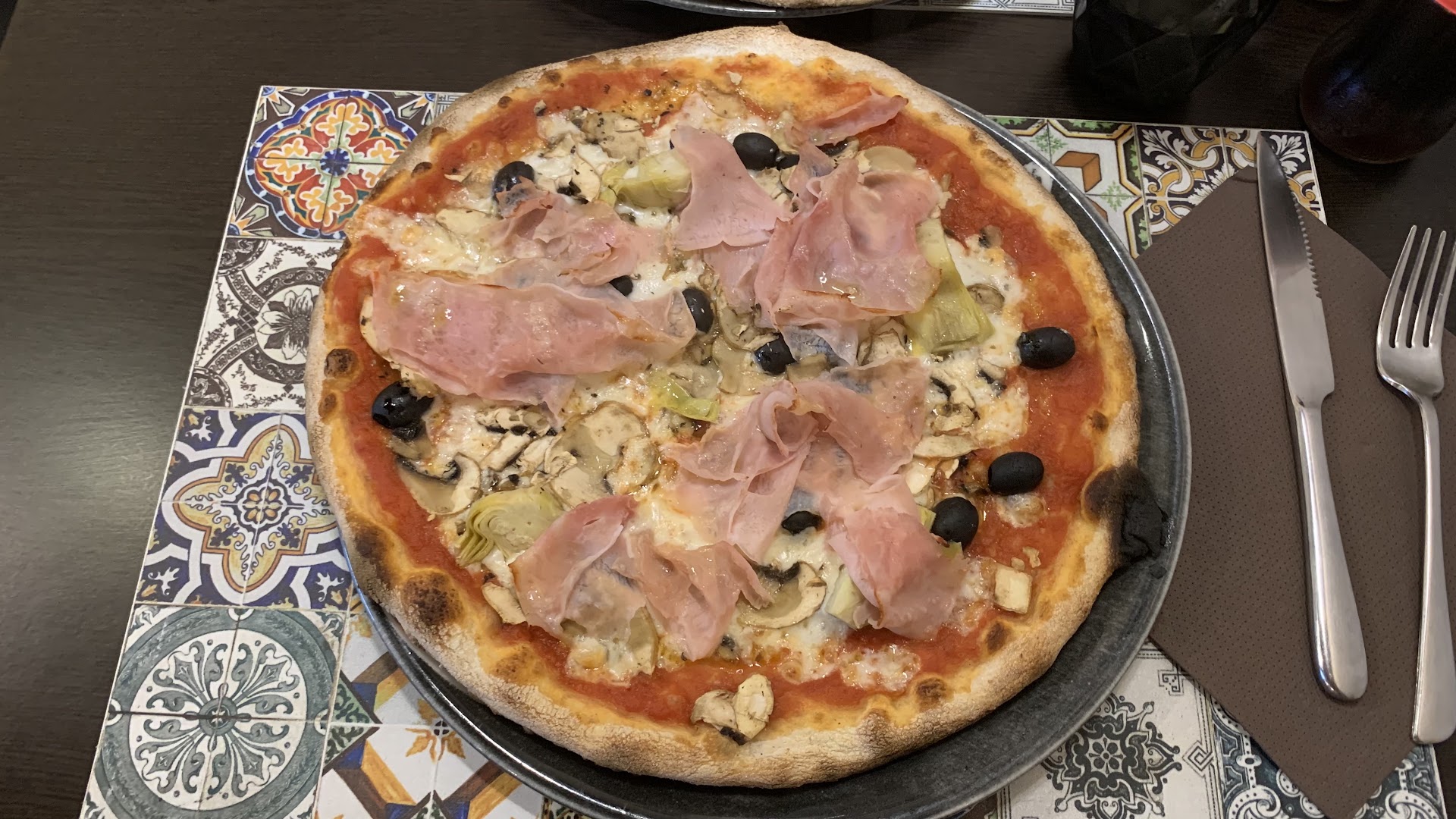 Pizzeria Un Quarto Di Luna Sas
