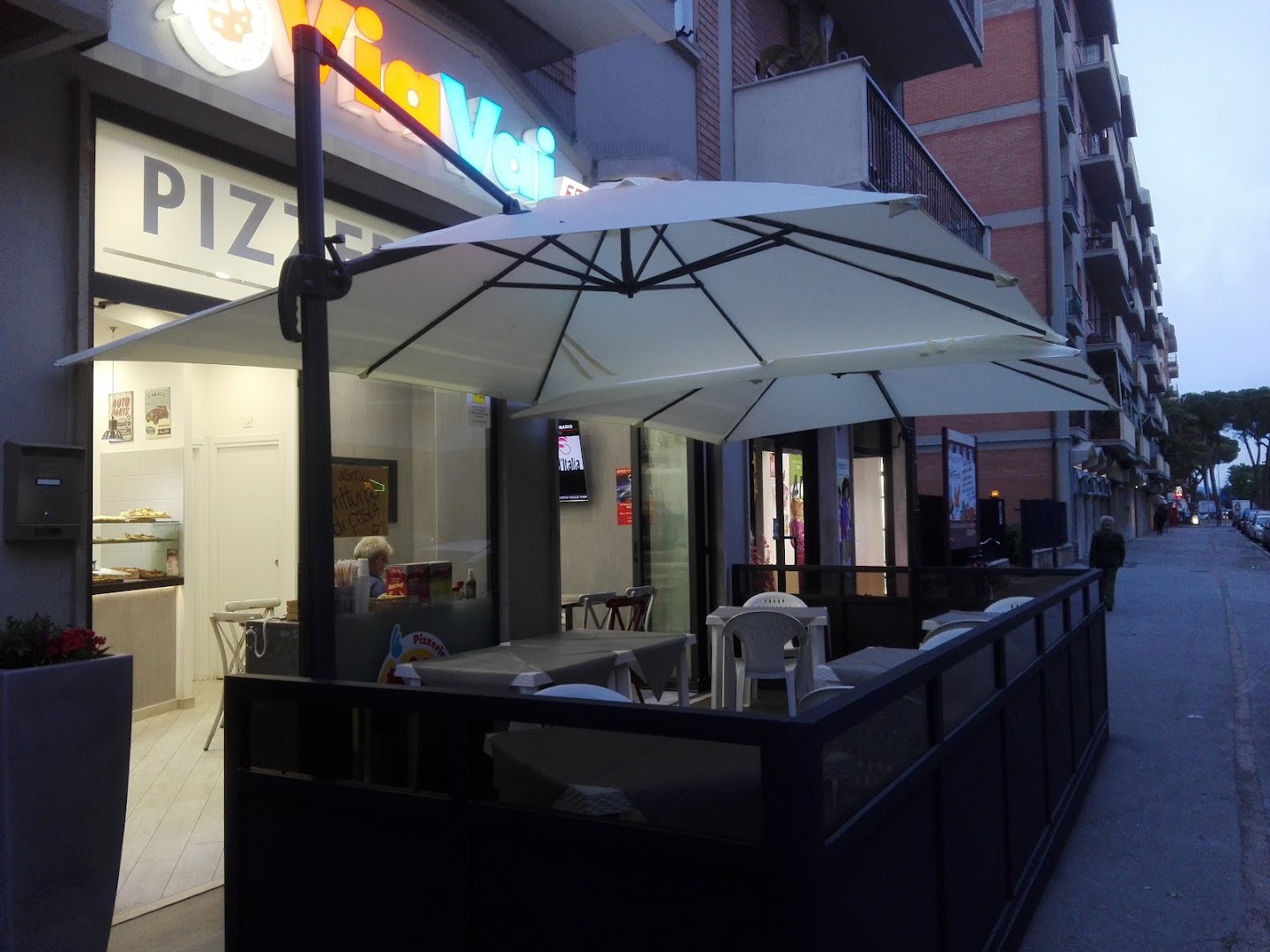 Pizzeria Via Vai EST - Pizzeria a Grosseto