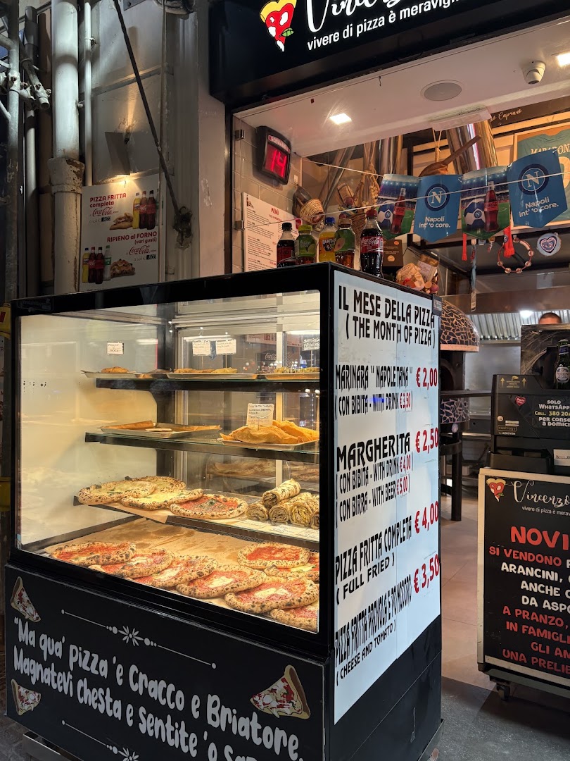 Pizzeria Vincenzo Capuano pizza a portafoglio e pizza fritta