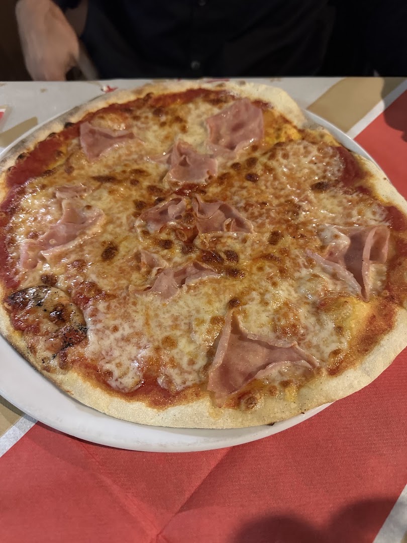 Pizzeria Wanted Saloon